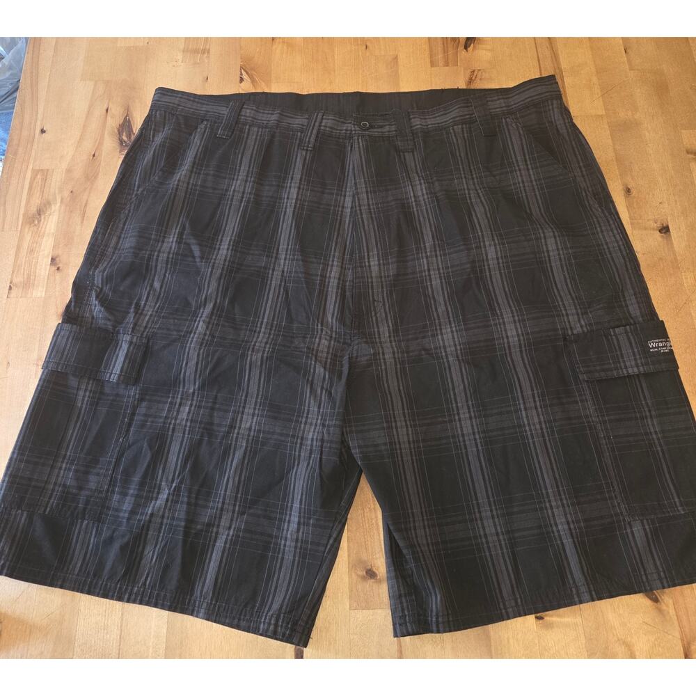 NWT Wrangler Men's Plaid Cargo Shorts size 44